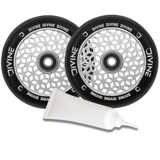 Set of 2 Divine 110 mm Light Core wheels silver + Divine oil for bearings