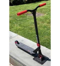 Scootshop.cz Custom Longway X Bestial Wolf scooter black red